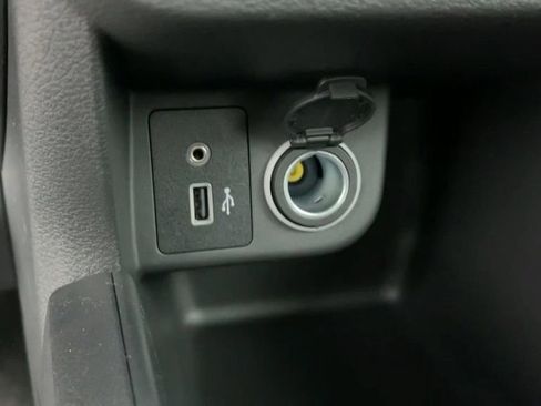 New 2025 Nissan Kicks Play S image 17