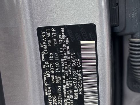 New 2025 Hyundai Elantra SEL FWD image 11