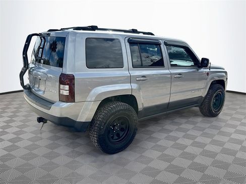 Used 2017 Jeep Patriot Latitude image 6