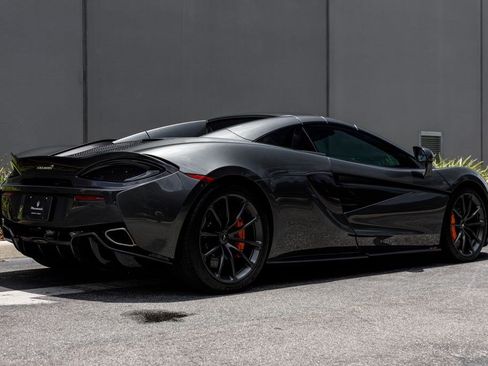 Used 2019 McLaren 570S Spider RWD image 34