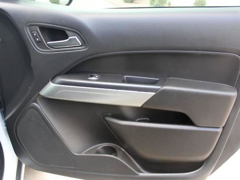 Used 2022 Chevrolet Colorado LT w/ Fleet Safety Package RWD image 16