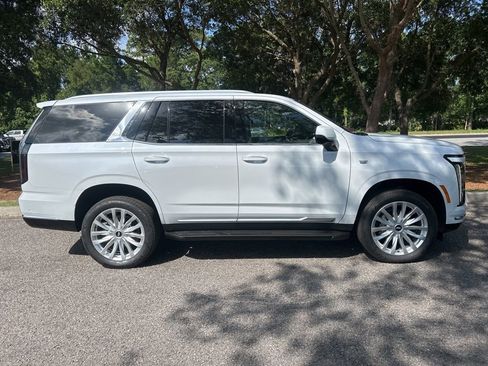 Certified 2026 Cadillac Escalade 4WD image 4