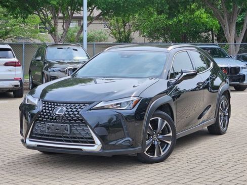 Used 2019 Lexus UX 200 w/ Premium Package image 1