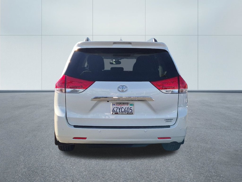 Used 2013 Toyota Sienna Limited w/ Premium Pkg AWD/4WD image 5