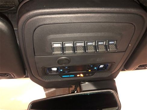 Used 2023 Ford Bronco Badlands image 25