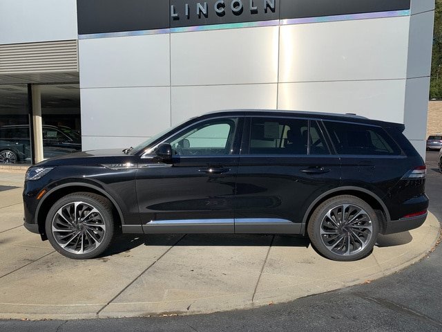 New 2027 Lincoln Aviator Reserve AWD/4WD image 2
