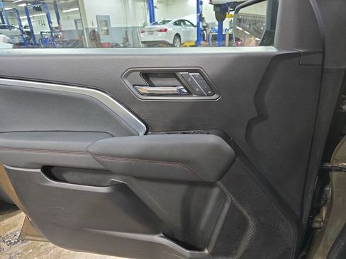 Used 2023 Chevrolet Colorado Z71 w/ Z71 Convenience Package 2 image 25