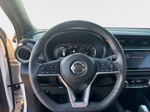 Used 2020 Nissan Kicks SR w/ Exterior Package FWD image 27