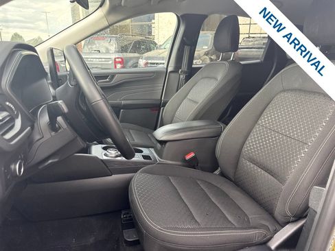 Used 2024 Ford Escape Active w/ Tech Pack #1 AWD/4WD image 16