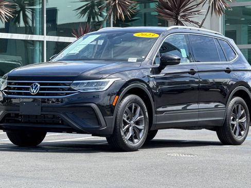 Certified 2023 Volkswagen Tiguan SE image 8