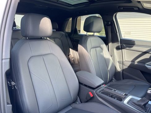 Used 2025 Audi Q3 2.0T Premium w/ Convenience Package image 16