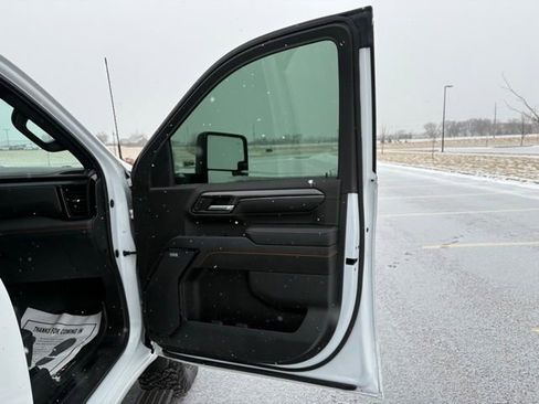 Used 2024 GMC Sierra 3500 AT4 w/ AT4 Premium Plus Package image 24