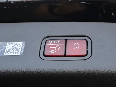 New 2025 Mercedes-Benz GLC 43 AMG 4MATIC image 19