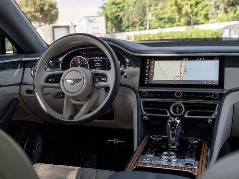 Used 2023 Bentley Flying Spur V8 AWD/4WD image 20