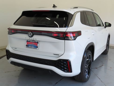 New 2026 Volkswagen Tiguan SEL R-Line image 4