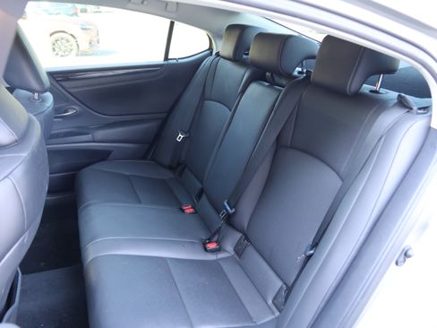 Used 2021 Lexus ES 300h w/ Premium Package FWD image 33