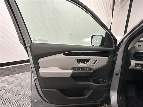 New 2025 Honda Pilot EX-L image 11