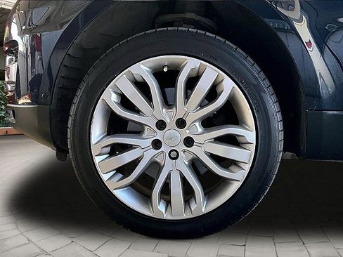 Used 2016 Land Rover Range Rover Sport HSE image 8