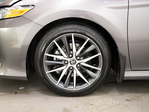 Used 2022 Toyota Camry XLE FWD image 28
