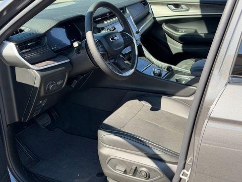 New 2026 Jeep Grand Cherokee Altitude AWD/4WD image 10