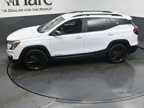 Used 2023 GMC Terrain SLE w/ Driver Convenience Package FWD image 58