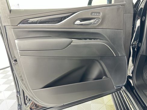 Used 2024 Cadillac Escalade ESV Sport w/ Touring Package AWD/4WD image 15