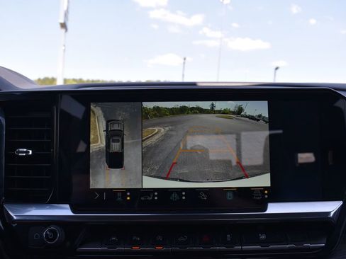 Used 2023 Chevrolet Silverado 1500 LTZ w/ Technology Package image 22