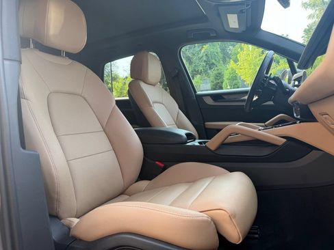 Certified 2026 Porsche Cayenne AWD/4WD image 21