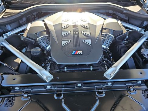 Used 2025 BMW X7 M60i image 33