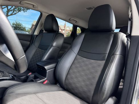 Used 2022 Nissan Rogue Sport SV w/ Technology Package image 16