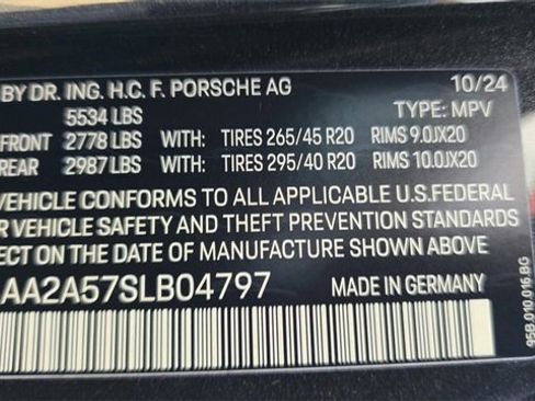 New 2025 Porsche Macan image 30