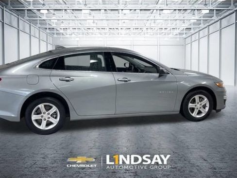 Used 2024 Chevrolet Malibu LT FWD image 2