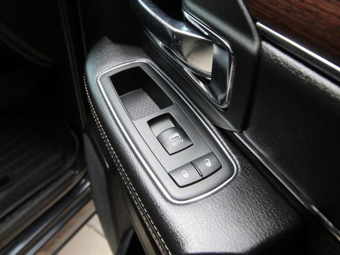 Used 2018 RAM 3500 Laramie w/ Convenience Group image 37