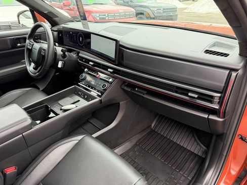 Certified 2025 Hyundai Santa Fe Calligraphy image 12