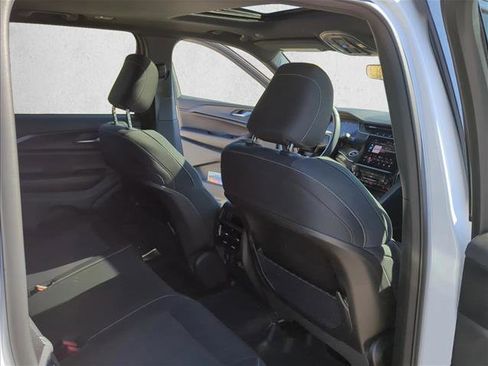 Used 2025 Jeep Grand Cherokee Laredo X w/ Luxury Tech Group I AWD/4WD image 20