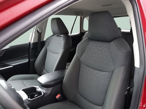 Certified 2025 Toyota RAV4 XLE AWD/4WD image 19