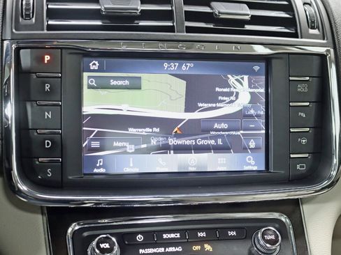 Used 2020 Lincoln Continental Reserve image 21