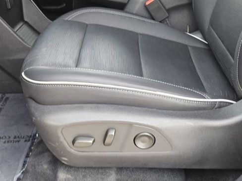 Used 2025 Buick Enclave Sport Touring image 22