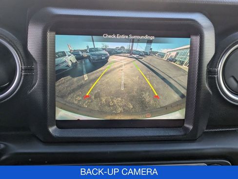 Used 2021 Jeep Wrangler Unlimited Sahara image 26