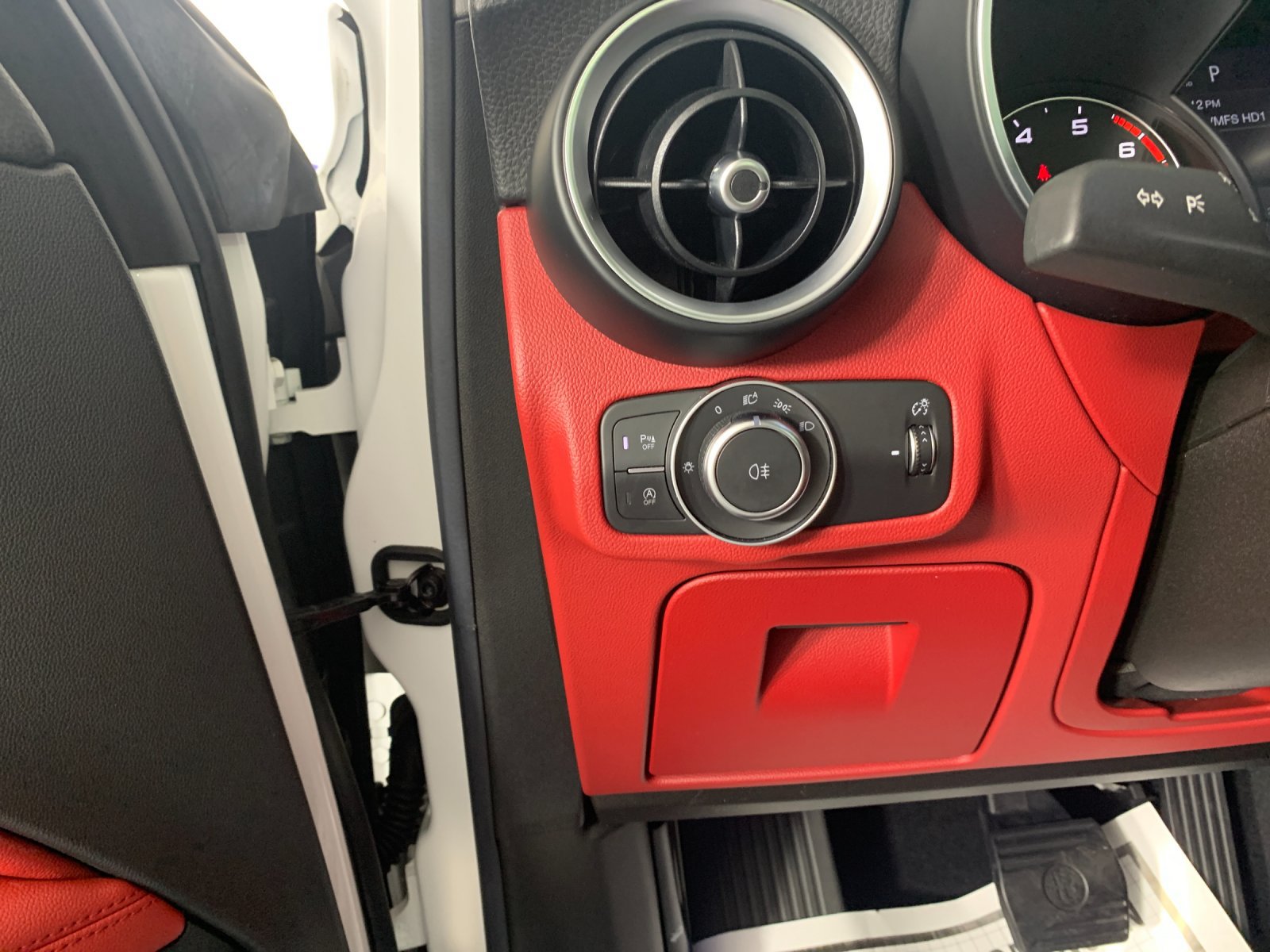 Used 2019 Alfa Romeo Stelvio Ti AWD/4WD image 16