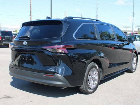 Used 2024 Toyota Sienna XLE image 53