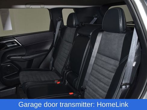 New 2025 Mitsubishi Outlander SE image 23