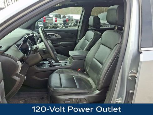 Used 2023 Chevrolet Traverse LT w/ LT Premium Package image 18