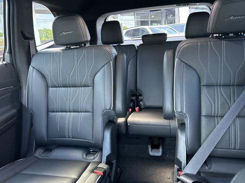 New 2026 Buick Enclave Avenir w/ Super Cruise Package AWD/4WD image 27