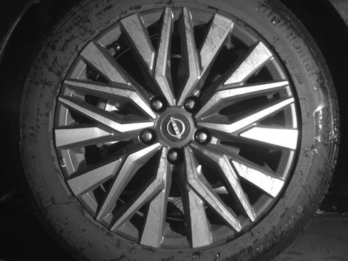 Used 2025 Nissan Altima 2.5 SV image 12