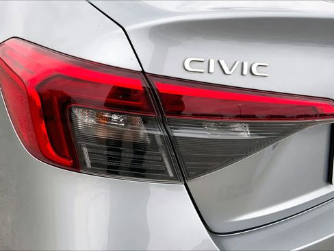 Used 2023 Honda Civic Sport image 27