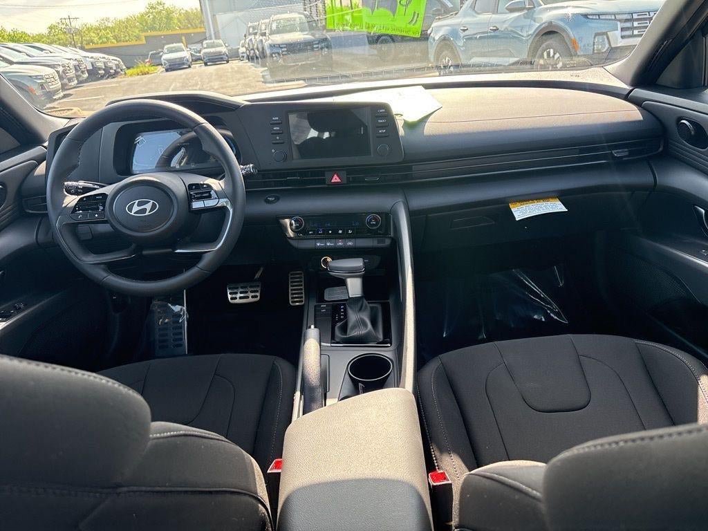 New 2026 Hyundai Elantra Sport FWD image 32