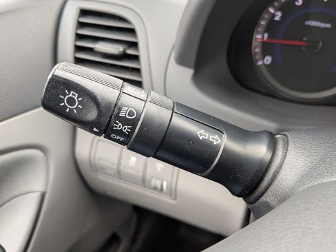 Used 2016 Hyundai Accent SE FWD image 16