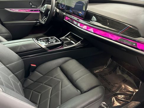 Used 2023 BMW 760i xDrive w/ Executive Package AWD/4WD image 27