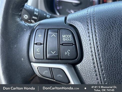 Used 2018 Toyota Highlander SE image 27